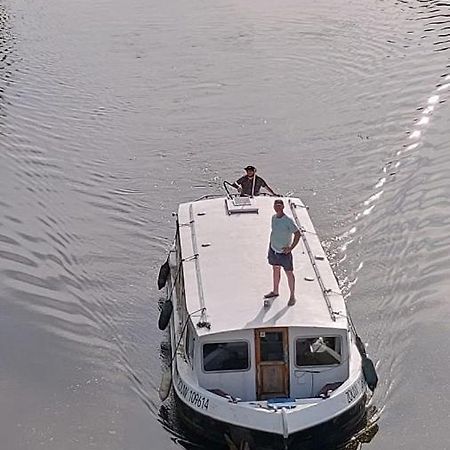 Zouw Hausboat Zakotven -Pouze Ubytovani Roudnice nad Labem Exterior photo
