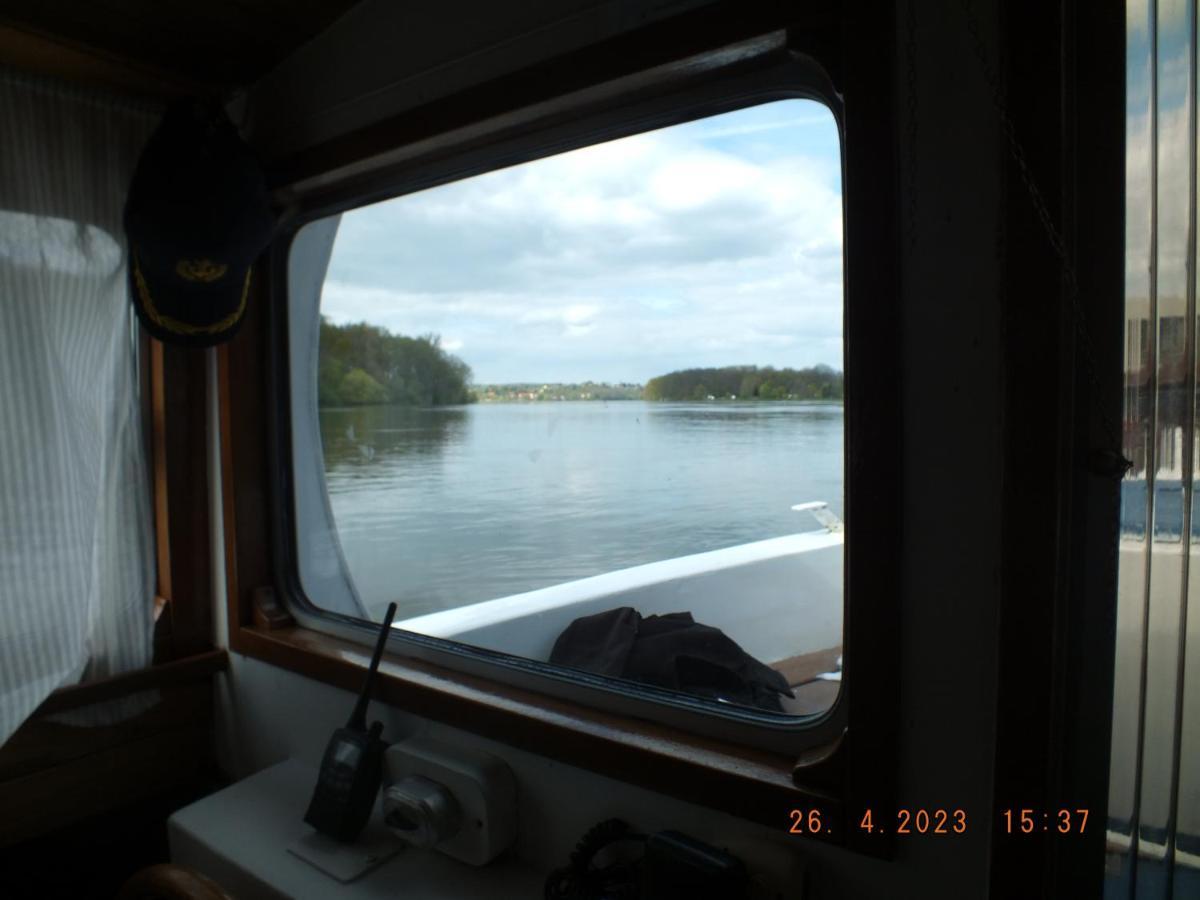 Zouw Hausboat Zakotven -Pouze Ubytovani Roudnice nad Labem Exterior photo