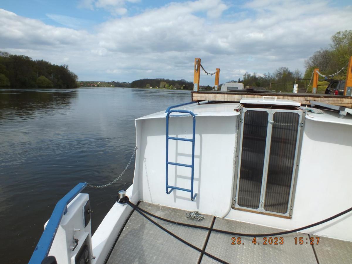 Zouw Hausboat Zakotven -Pouze Ubytovani Roudnice nad Labem Exterior photo