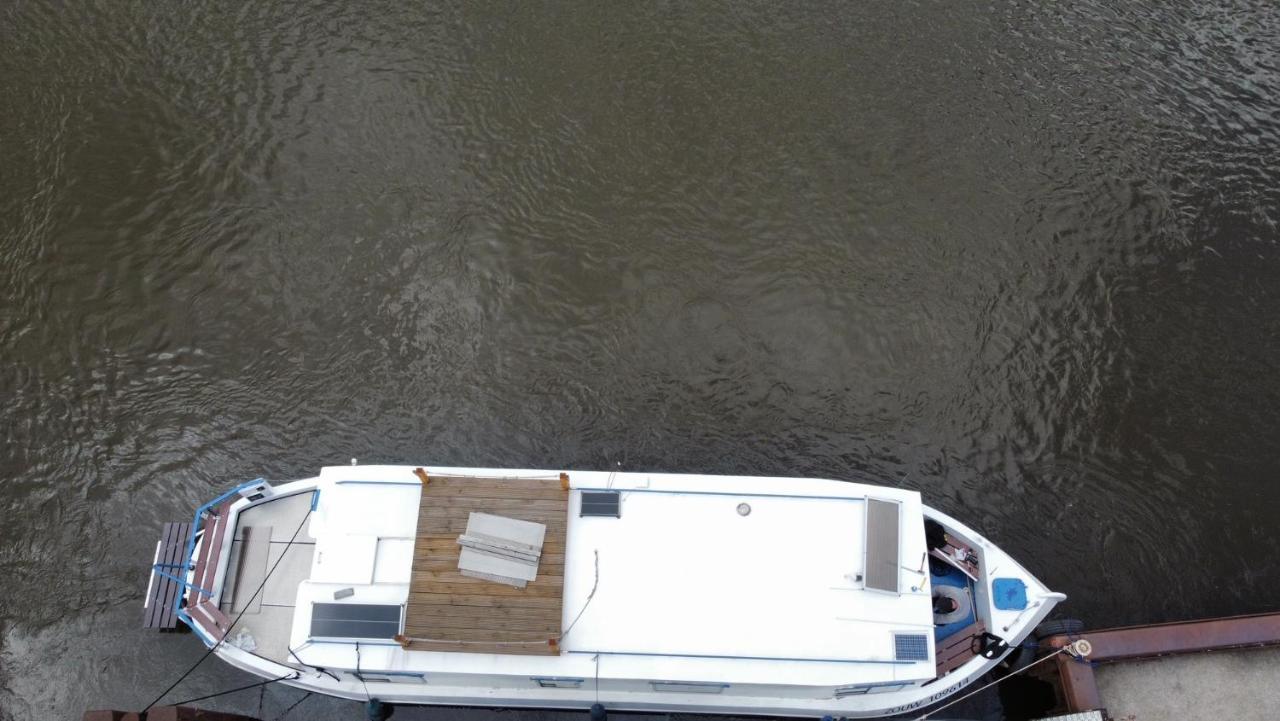 Zouw Hausboat Zakotven -Pouze Ubytovani Roudnice nad Labem Exterior photo