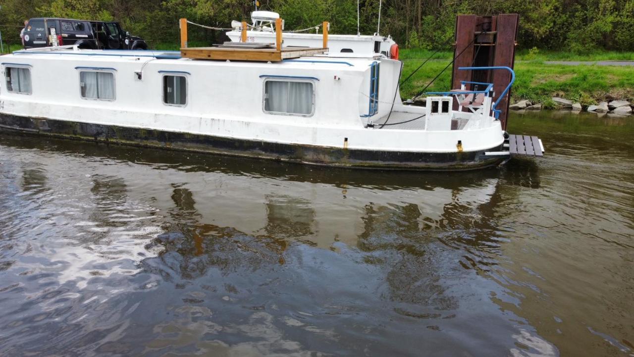 Zouw Hausboat Zakotven -Pouze Ubytovani Roudnice nad Labem Exterior photo