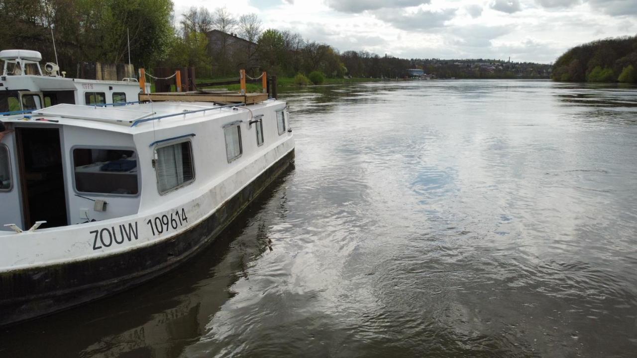 Zouw Hausboat Zakotven -Pouze Ubytovani Roudnice nad Labem Exterior photo